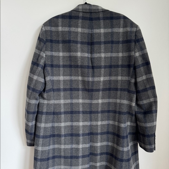 NEVER WORN: Men's Wool-Blend Trim Fit Overcoat Grey — a blue and light grey - Picture 3 of 4